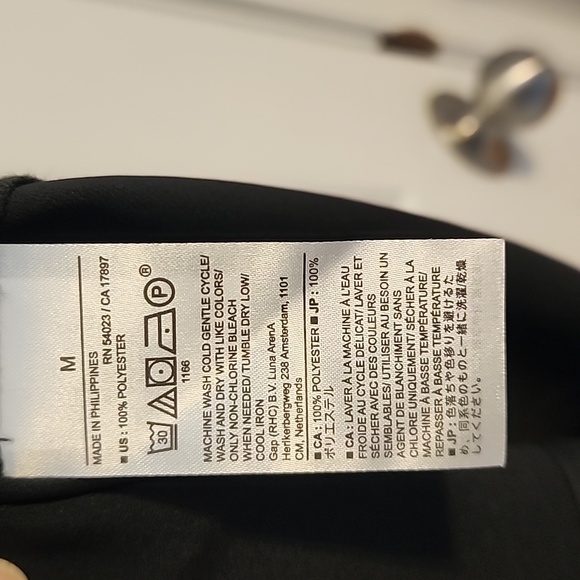 Banana Republic sleeveless blouse - Picture 8 of 8